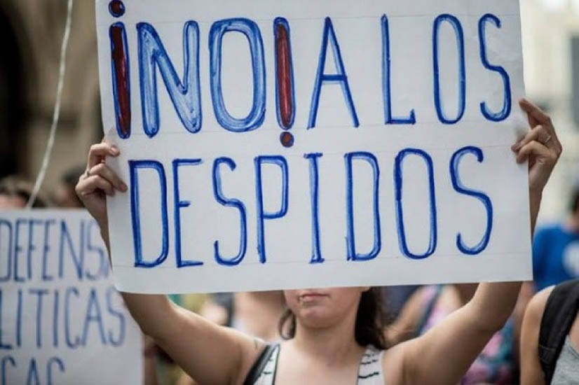 Lee más sobre el artículo Crisis laboral en argentina: 70% de las empresas redujeron plantillas en 2024