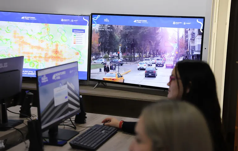En este momento estás viendo La esquina más multada de Neuquén: récord de infracciones por fotomultas