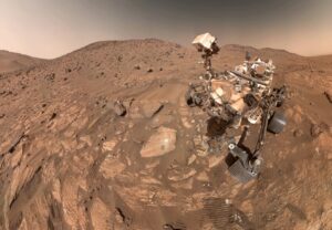 Lee más sobre el artículo Descubrimiento en Marte: Señales intrigantes de una posible vida microscópica en una roca del planeta