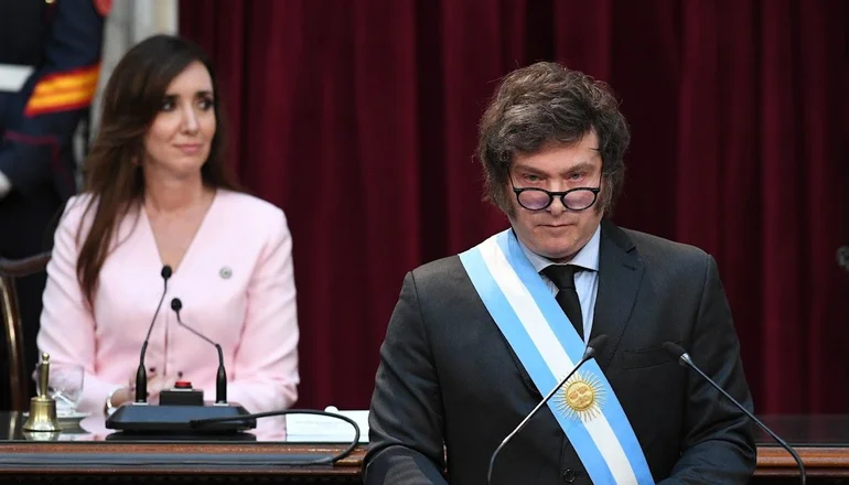 Lee más sobre el artículo Francos admite diferencias entre Milei y Villarruel: «Son sustanciales»