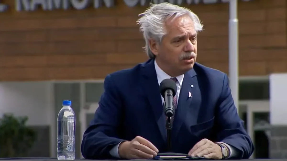 Lee más sobre el artículo Escándalo de Alberto Fernández: La mayoría ve una estrategia para desviar la atención de la crisis económica