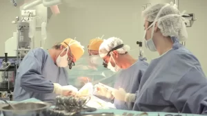 Lee más sobre el artículo Cardiólogos suspenden colocación de stents y angioplastias por 48 horas en protesta