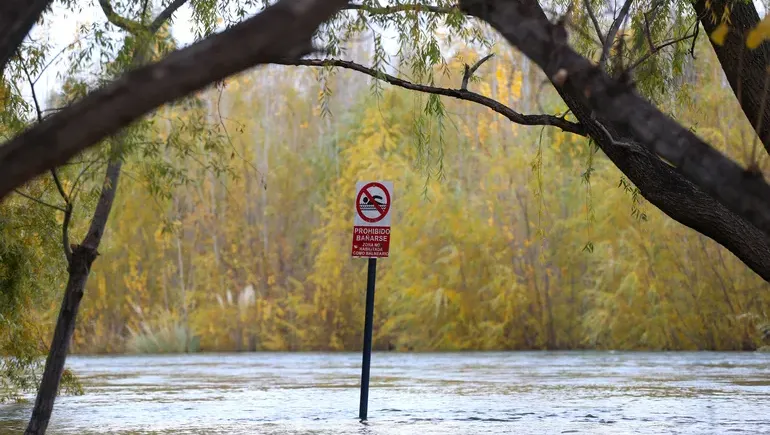 Lee más sobre el artículo Neuquén se enfrenta a Nación: Llevan a la justicia el manejo del Río Limay