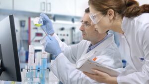 Lee más sobre el artículo Crisis en el sistema científico: Sin fondos, se paralizan proyectos de investigación en Argentina