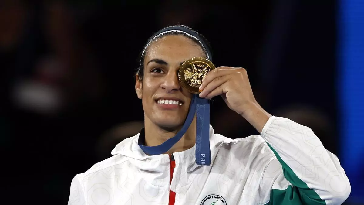 Lee más sobre el artículo La boxeadora Imane Khelif presentó una denuncia por ciberacoso en los Juegos Olímpicos