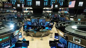 Lee más sobre el artículo El Gobierno en la cuerda floja: Especulación de devaluación y recesión sostenida ponen en jaque el plan económico