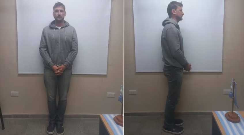Lee más sobre el artículo El Diputado Kiczka dormía en una reposera tapado con una manta en un bungalow desmantelado