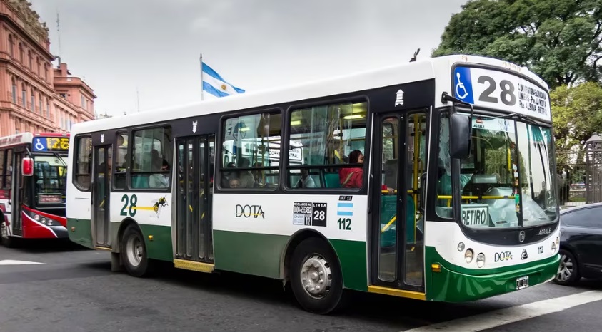 Lee más sobre el artículo El Gobierno Nacional eliminará subsidios al transporte en CABA y Provincia de Buenos Aires