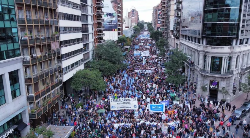 Lee más sobre el artículo Los gremios docentes universitarios anuncian un nuevo paro y posponen el inicio del segundo cuatrimestre
