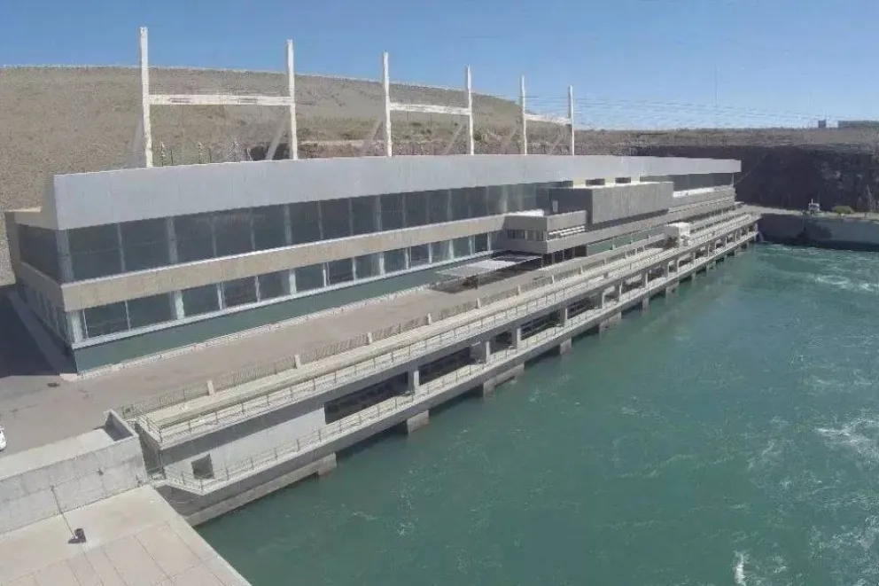 Lee más sobre el artículo Fin de concesiones hidroeléctricas en el Comahue incertidumbre y reclamos de las provincias