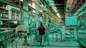 Lee más sobre el artículo La Provincia de Neuquén firma un convenio con Cerámica Neuquén para saldar deuda y asegurar la continuidad productiva