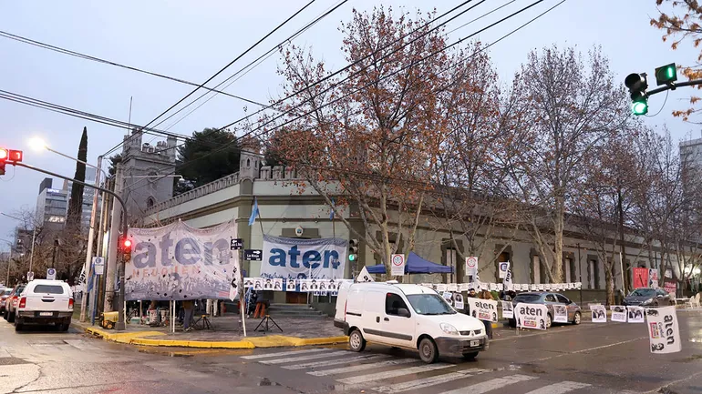 Lee más sobre el artículo El Gobierno neuquino convoca al gremio docente ATEN a una mesa de negociación