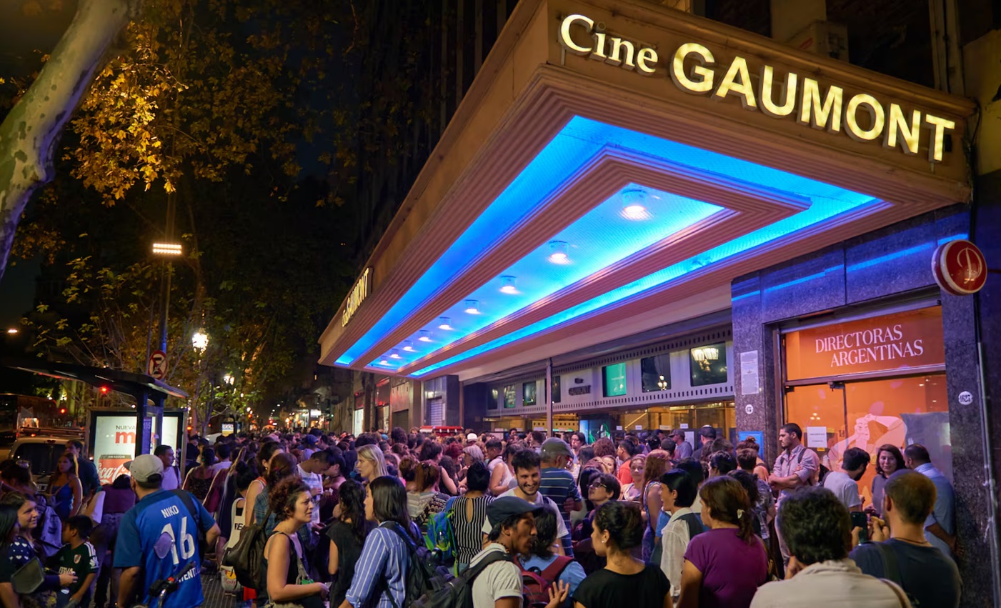 En este momento estás viendo Nuevo aumento del 500% en las entradas del Cine Gaumont: un duro golpe al acceso al cine