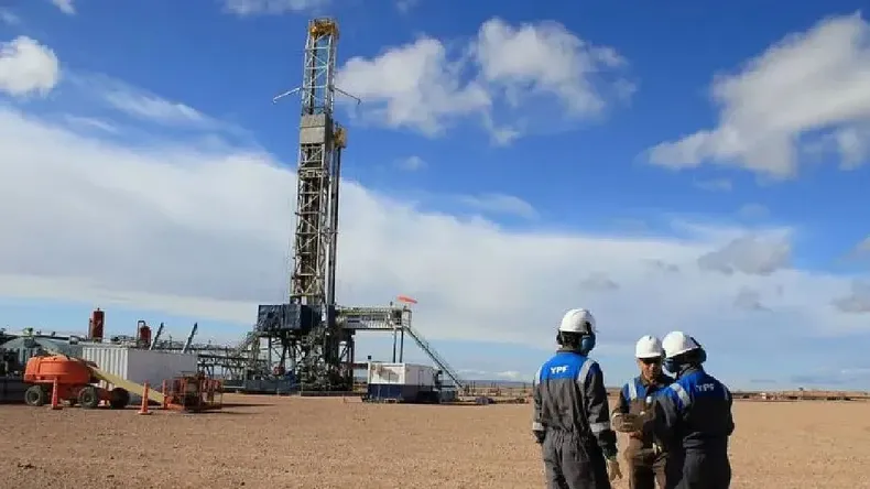 Lee más sobre el artículo YPF inaugura el oleoducto Vaca Muerta Centro y refuerza el músculo exportador del país