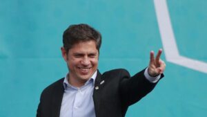 Lee más sobre el artículo Kicillof contra Milei: «Estamos pasando de la industria Nacional a una Nación sin industria»