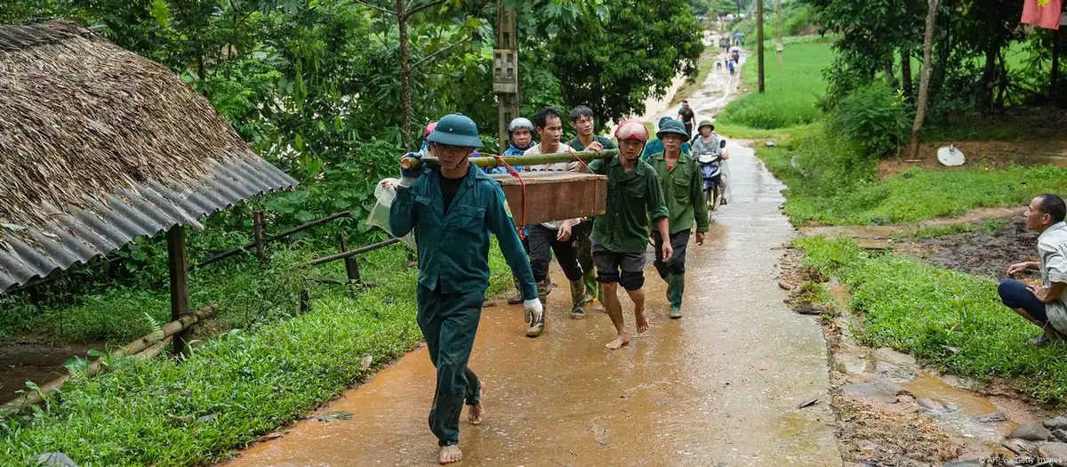 En este momento estás viendo Casi 200 muertos deja el paso del tifón Yagi por Vietnam