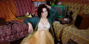 Lee más sobre el artículo Daniela Amondarain: Desafíos y reinvención cultural en tiempos de crisis