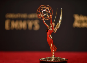 Lee más sobre el artículo Éxitos Internacionales y Comedias Brillantes Dominan los Premios Emmy 2024