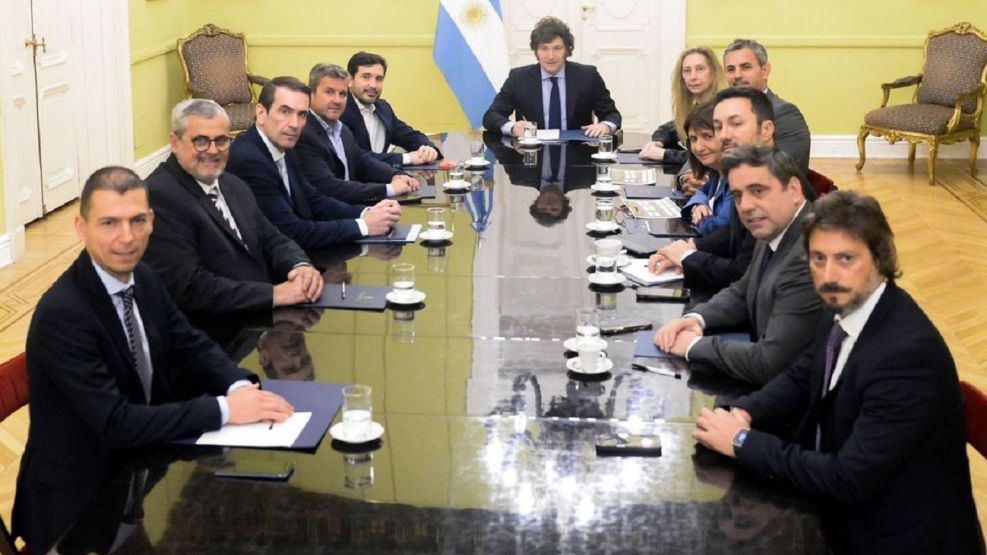 En este momento estás viendo Cervi y otros Diputados radicales se reunieron con Milei para apoyar el veto a las jubilaciones