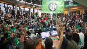 Lee más sobre el artículo ATE convocó a un paro por 36 horas y movilización al ministerio de Sturzenegger