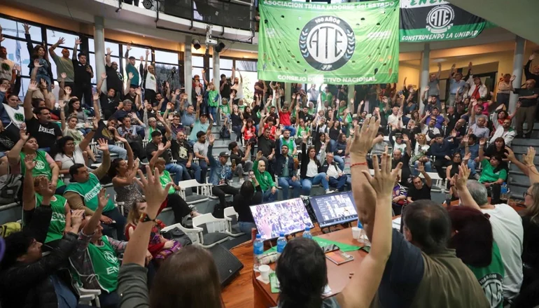 En este momento estás viendo ATE convocó a un paro por 36 horas y movilización al ministerio de Sturzenegger