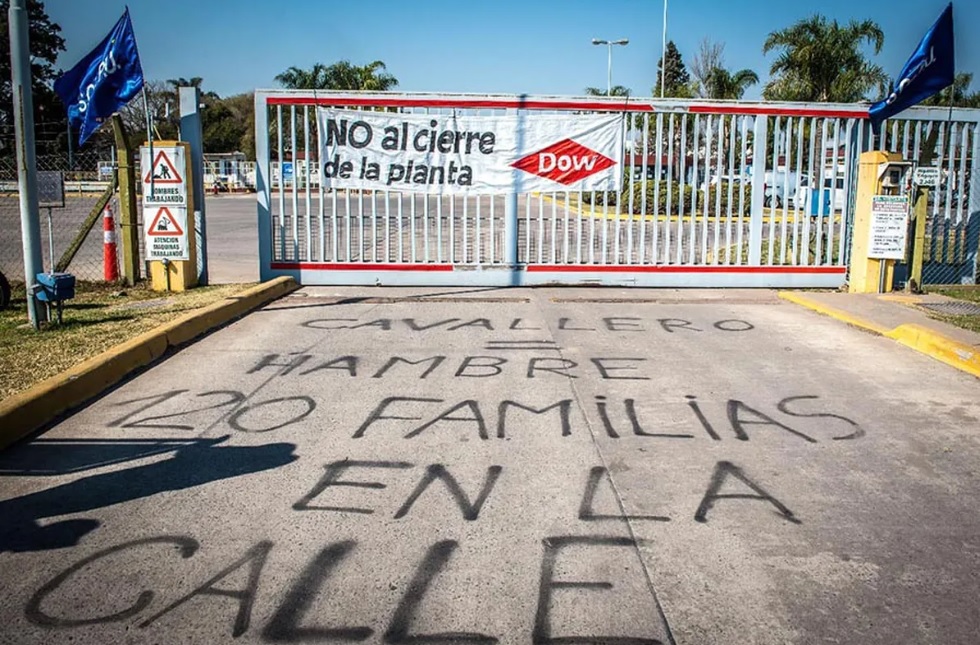 En este momento estás viendo Cierre de la única planta de poliuretano en Argentina: un giro hacia la importación desde Brasil