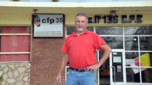 Lee más sobre el artículo Gerardo Amata: Vecinos de Confluencia Rural impulsan la creación de un secundario para adultos