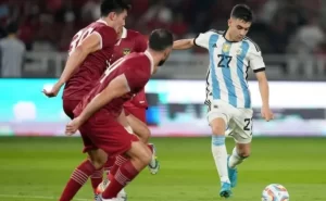 Lee más sobre el artículo Facundo Buonanotte se suma a la selección: Scaloni reajusta el equipo tras bajas sensibles