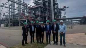 Lee más sobre el artículo Empresarios japoneses interesados en comprar amoníaco a Neuquén