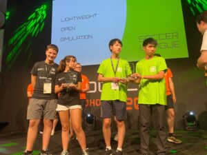 Lee más sobre el artículo Triunfo argentino: estudiantes se coronan campeones en torneo de robótica en Países Bajos