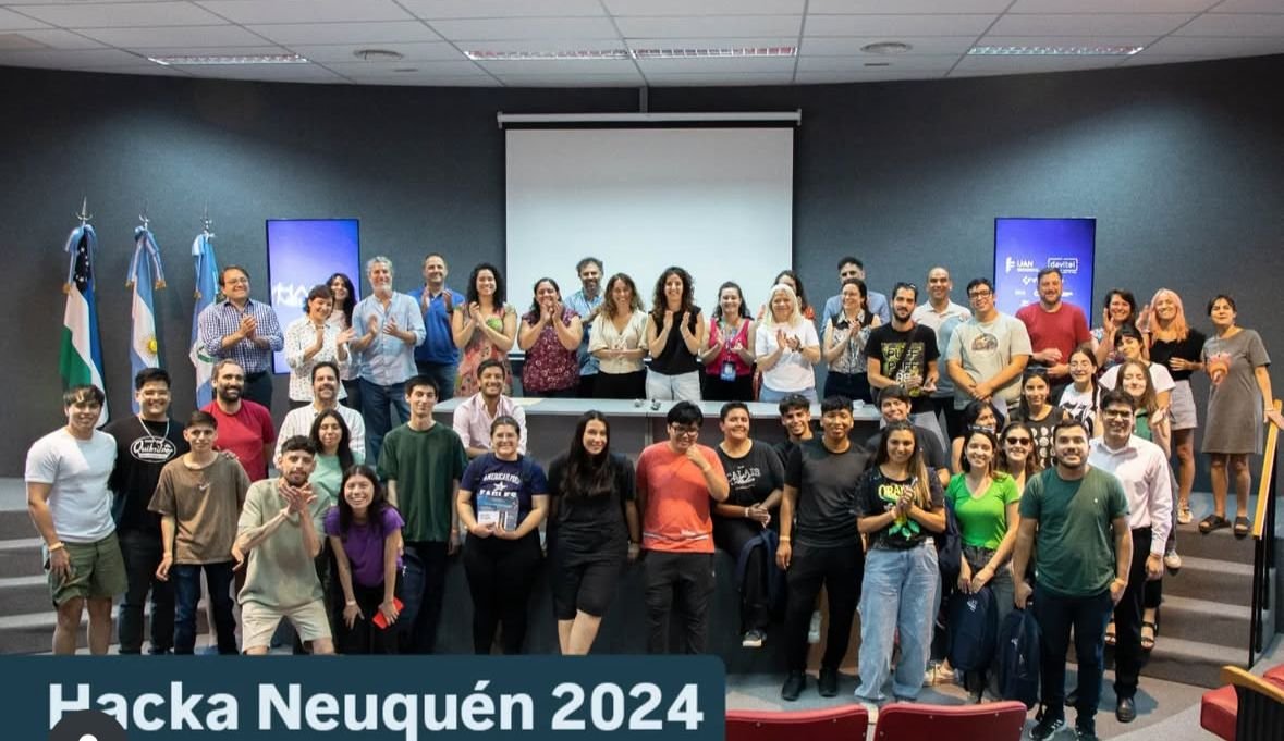 Lee más sobre el artículo Gastón Pincheira: Estudiantes neuquinos ganan hackathon con innovadora aplicación educativa