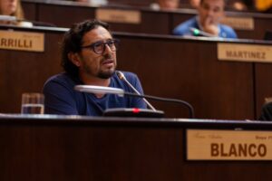 Lee más sobre el artículo Andrés Blanco: Sesión histórica en la Legislatura entre la corrupción y las internas políticas