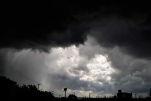 Lee más sobre el artículo Fuertes tormentas y granizo afectarán Río Negro y podrían extenderse a Neuquén