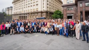 Lee más sobre el artículo Municipios al límite: intendentes reclaman por la nafta y exponen la asfixia del interior