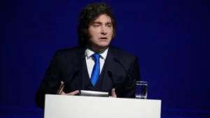 Lee más sobre el artículo La promesa que se estira: Milei culpa a la política y vuelve a pedir tiempo frente a la inflación