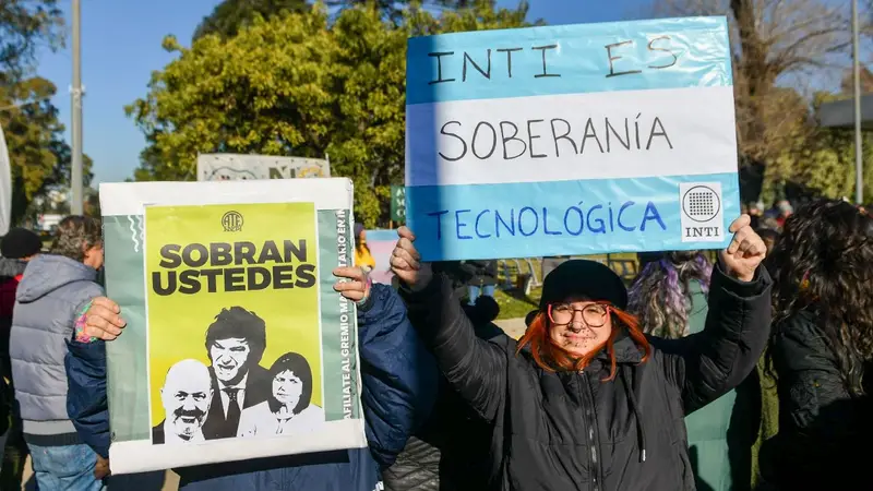 En este momento estás viendo La motosierra ahora apunta al corazón técnico del Estado