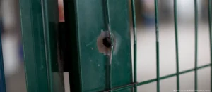 Lee más sobre el artículo Cuando la violencia entra al aula: la escuela como espejo de una región herida