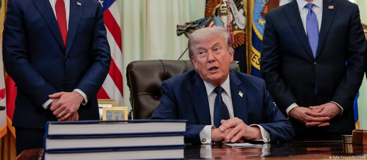 En este momento estás viendo Trump evalúa extender por meses el bloqueo naval a Irán y profundiza una crisis global