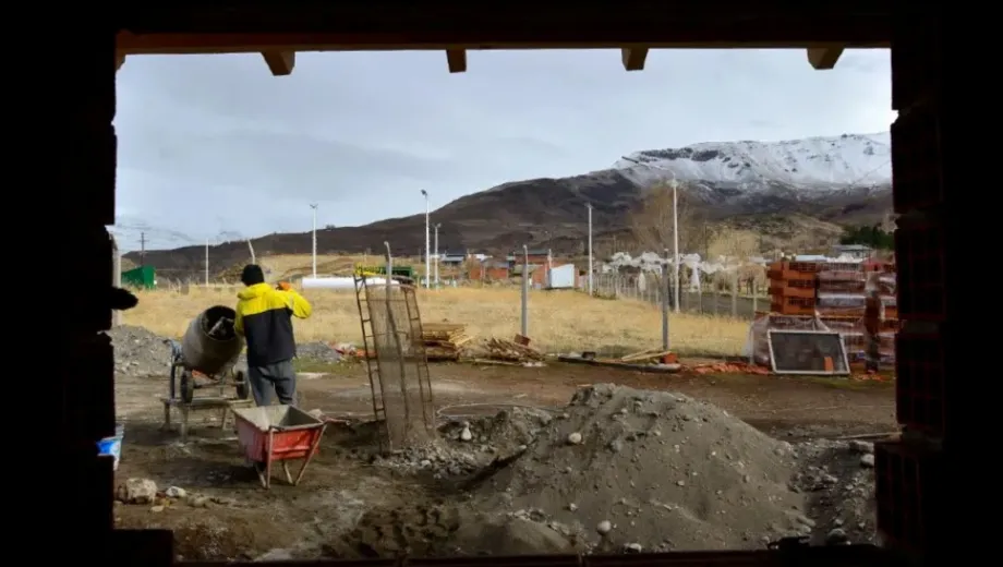 En este momento estás viendo Neuquén quiere correr a los bancos del sueño de la casa propia