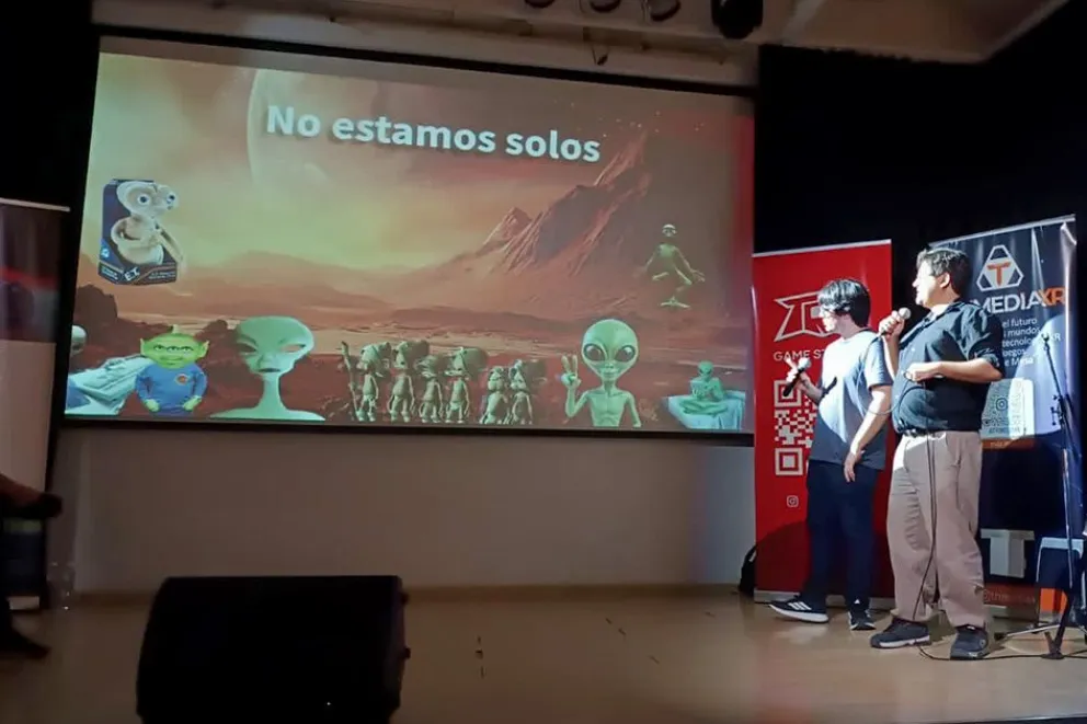 En este momento estás viendo Más de cien jóvenes neuquinos empezaron a programar el futuro de sus propios videojuegos