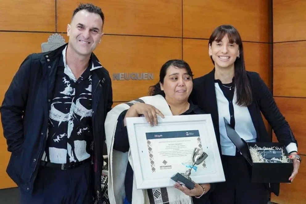 Tejer para seguir: la historia de Eliana Tropan y el pulso vivo de la tradición neuquina