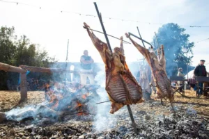 Lee más sobre el artículo Villa Pehuenia vuelve a encender sus fuegos