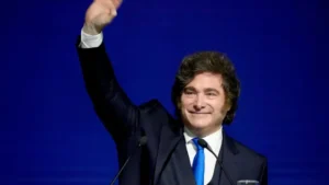 Lee más sobre el artículo La confianza en Milei vuelve a caer y el desgaste empieza a hacerse visible
