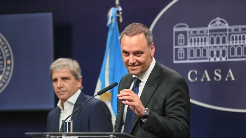 El ajuste 2026 avanza sobre salud, obra pública y empleo estatal