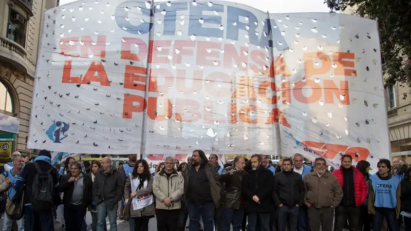 Ajuste, salarios pulverizados y aulas en crisis: el mapa del deterioro docente bajo Milei