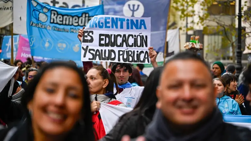 En este momento estás viendo La salud salió a la calle contra el ajuste y crece la alarma por el recorte sanitario
