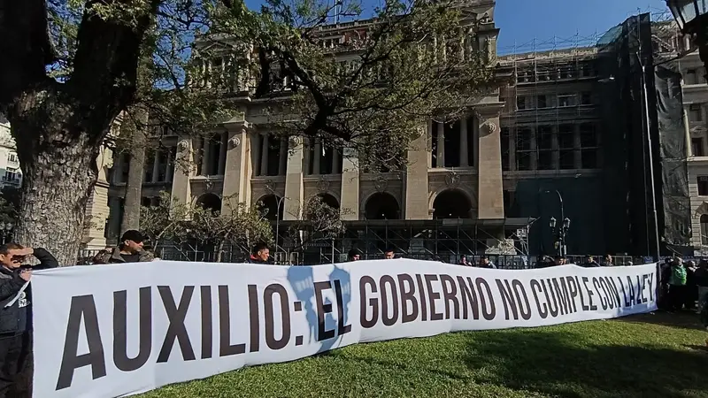 En este momento estás viendo Escala el conflicto estudiantil: tomaron el Pellegrini y el Nacional Buenos Aires en reclamo por financiamiento universitario