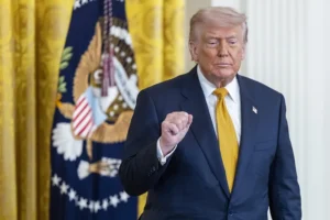 Lee más sobre el artículo Trump vuelve a hablar de un acuerdo con Irán mientras la tensión sigue latente
