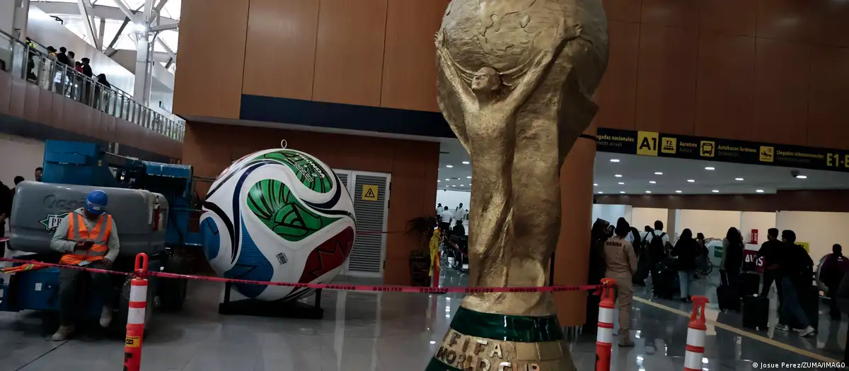 En este momento estás viendo El Mundial y los fantasmas de la salud global: refuerzan controles por un brote de ébola