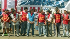Lee más sobre el artículo La calle vuelve a llenarse: organizaciones sociales y piqueteras buscan reconstruir una oposición al ajuste